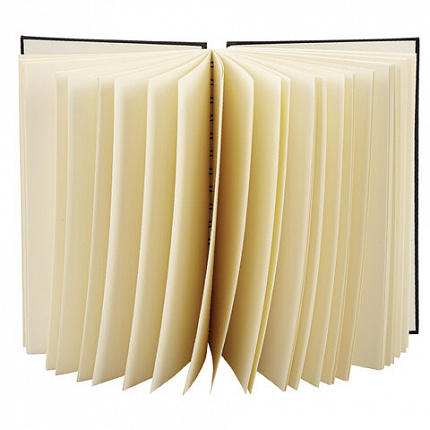 Скетчбук, слоновая кость 140 г/м2 130х210 мм, 80 л., КОЖЗАМ, гребень, BRAUBERG ART CLASSIC, черный, 116475