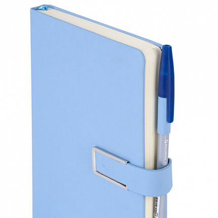 Ежедневник недатированный А5 143х210мм BRAUBERG Deluxe, под кожу, магнит 160л, голубой, 117144