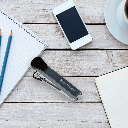 Степлер №10 металлический BRAUBERG "UNIVERSAL GT", до 16 листов, с антистеплером, черный, 272750