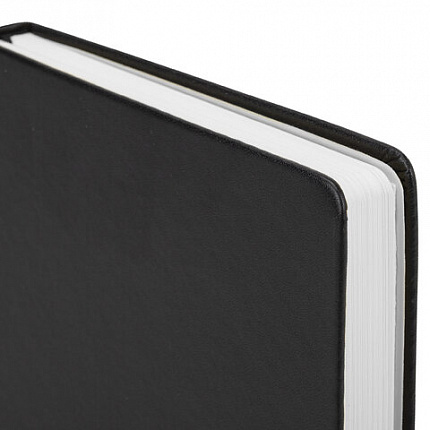 Скетчбук, белая бумага 140 г/м2 130х210 мм, 80 л., КОЖЗАМ, застежка, BRAUBERG ART CLASSIC, черный, 116461