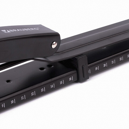 Степлер брошюровочный №24/6, 26/6 BRAUBERG "Universal", до 25 листов, черный, 220942