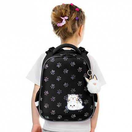 Ранец BRAUBERG LUMINOUS, 2 отделения, с брелоком, "Paws", СВЕТЯЩИЙСЯ РИСУНОК, 38х29х16 см, 271366