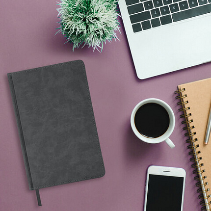 Ежедневник недатированный А5 138х213 мм BRAUBERG "Status" под кожу, 160 л., черный, 113361