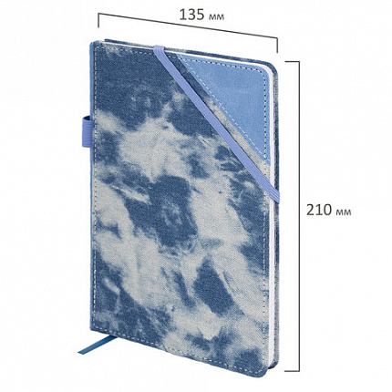 Блокнот А5 135x210мм BRAUBERG "Denim", ткань/экокожа, резинка, держатель, 80л клетка, голубой, 117138