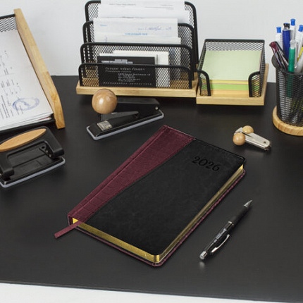 Ежедневник датированный 2026, А5, 138x213 мм, BRAUBERG "Cayman", под кожу, бордовый/черный, 117046