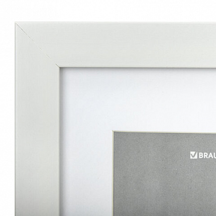 Рамка 15х21 см с паспарту 10х15 см небьющаяся, багет 20 мм пластик, BRAUBERG "New Age", белая, 391274