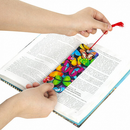 Закладка для книг 3D, BRAUBERG, объемная c движением "Бабочки", с декоративным шнурком-завязкой, 125748