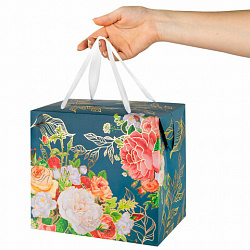 Пакет-коробка подарочный (1 штука) ассорти "Цветы", 22,5х13,5х20 см, тиснение фольгой, ламинация 90077, 90078, 90077