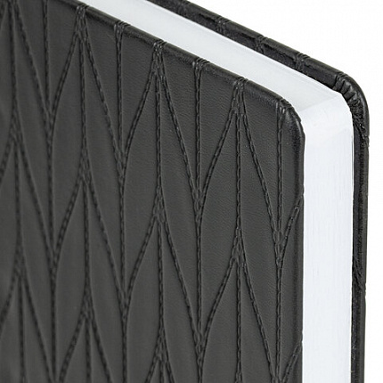 Ежедневник недатированный А5 138х213 мм, BRAUBERG "Braided", под кожу, гвоздик 160 л., черный, 116595