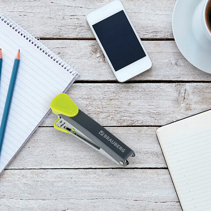 Степлер №10 металлический BRAUBERG "UNIVERSAL GT", до 16 листов, с антистеплером, зеленый, 272752