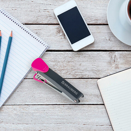 Степлер №10 металлический BRAUBERG "UNIVERSAL GT", до 16 листов,с антистеплером, красный, 272751