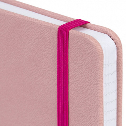 Блокнот А5 135x212мм BRAUBERG "Soft touch" под кожу, резинка, держатель, 80л клетка, красный, 117147