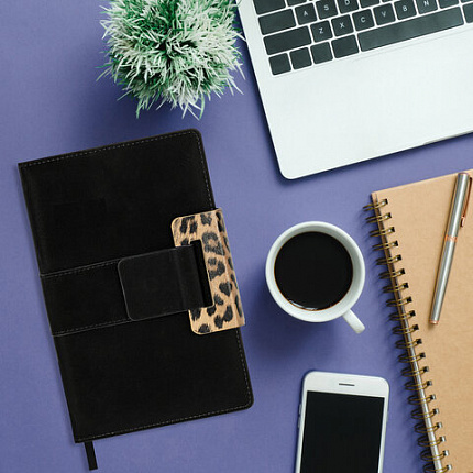 Ежедневник недатированный А5 138х213 мм, BRAUBERG "Safari", под кожу, магнит, 160 л., Leopard, черный, 116592