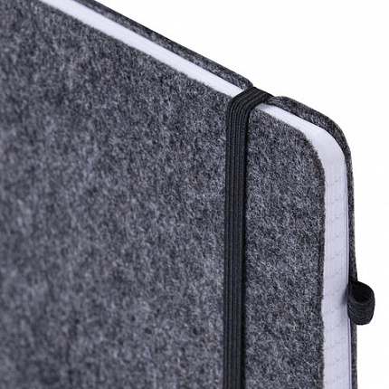 Блокнот А5 138x213мм BRAUBERG "Voylok" войлок, резинка, держатель, 80л клетка, черный, 117134