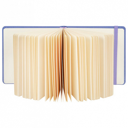 Скетчбук, слоновая кость 140 г/м2 120х120 мм, 80 л., КОЖЗАМ, резинка, BRAUBERG ART CLASSIC, пастель сиреневый, 116877