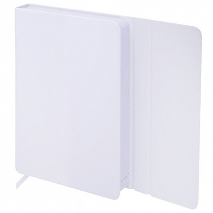 Ежедневник недатированный А5 138х213 мм BRAUBERG "Towny", под кожу, магнитный клапан, 160 л., белый, 114459