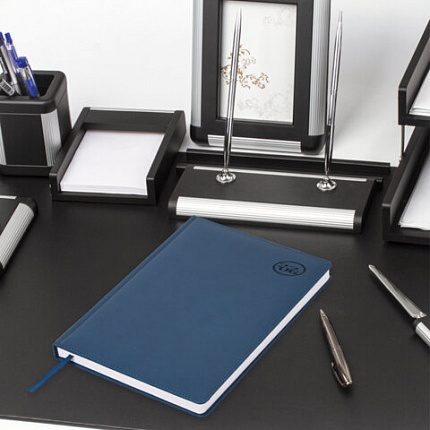 Ежедневник датированный 2026 БОЛЬШОЙ ФОРМАТ 210х297 мм, А4, BRAUBERG "Favorite", под кожу, синий, 117241