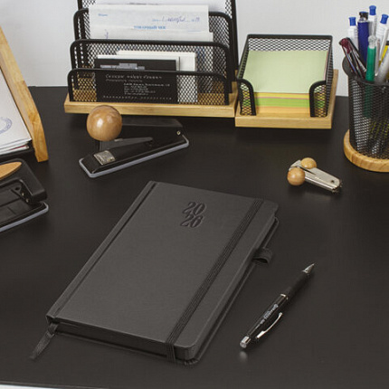 Ежедневник датированный 2026, А5, 138х213 мм, BRAUBERG "Plain", под кожу, резинка, держатель для ручки, черный, 117505