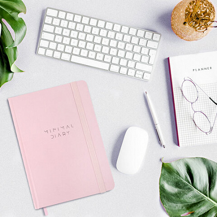 Ежедневник недатированный с резинкой А5 145х203 мм, BRAUBERG, твердый, 160 л., "Minimal", розовый, 116301