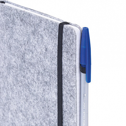 Блокнот А5 138x213мм BRAUBERG "Voylok" войлок, резинка, держатель, 80л клетка, серый, 117135