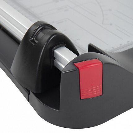 Резак роликовый BRAUBERG EXTRA A4, до 10 л., длина реза 320 мм, металлическое основание, 532325