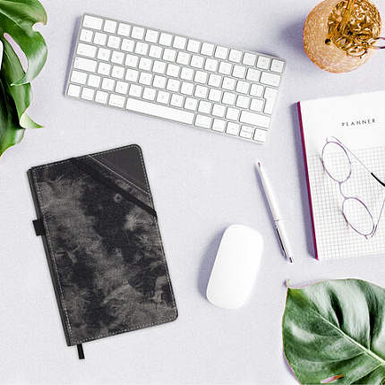 Блокнот А5 135x210мм BRAUBERG Denim, ткань/экокожа, резинка, держатель, 80л клетка, черный, 117140