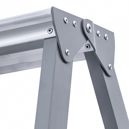 Стремянка стальная двухсторонняя 2х3 ступени, высота площадки 0,66м, алюминиевая площадка 35х16см, до 150кг, вес 4,2кг НОВАЯ ВЫСОТА, 1160203